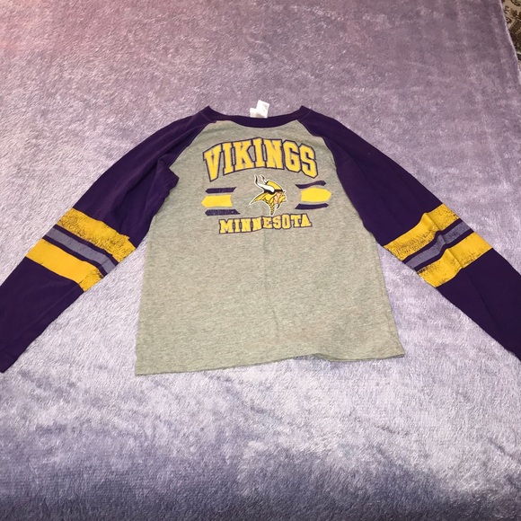 Long Sleeve Girlie Vikings shirt - Picture 2 of 6